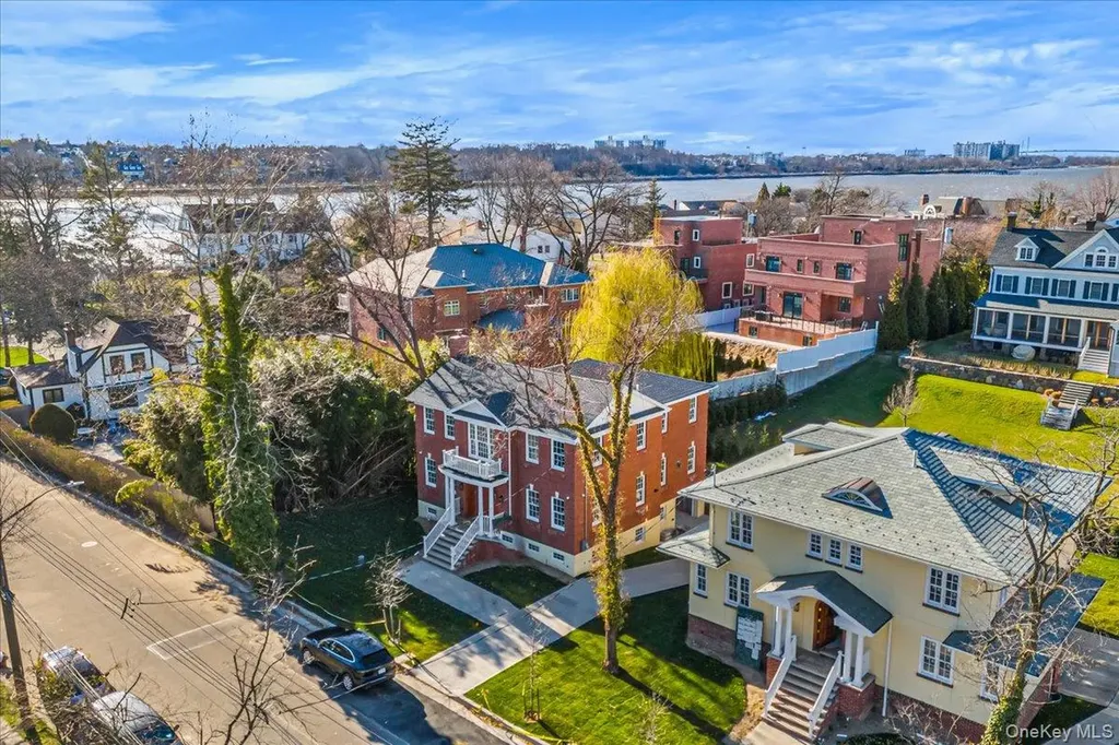233-17 38th Drive Douglaston NY 11363