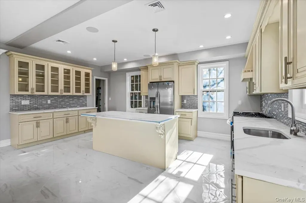 233-17 38th Drive Douglaston NY 11363