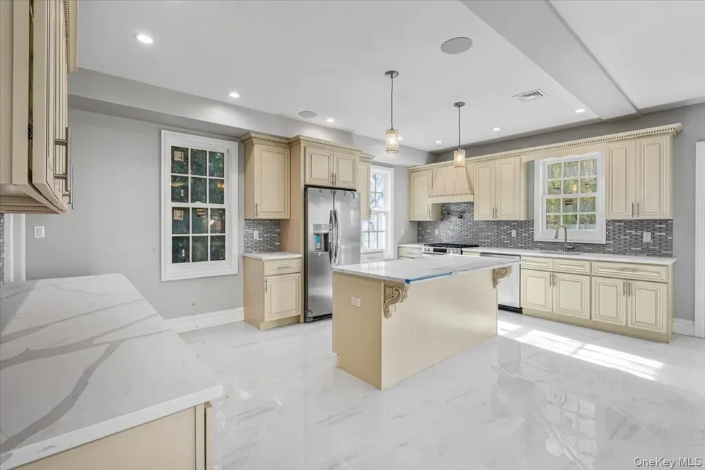 233-17 38th Drive Douglaston NY 11363