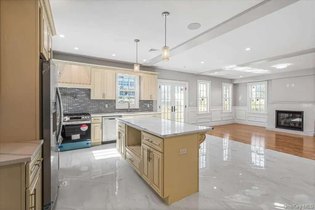 233-17 38th Drive Douglaston NY 11363