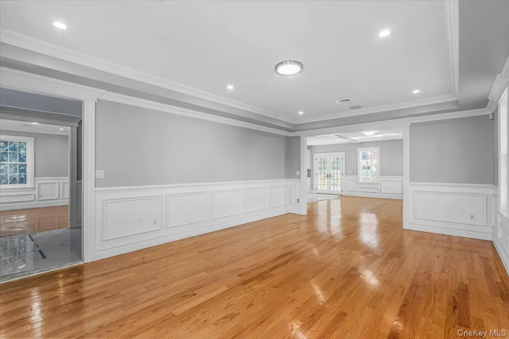 233-17 38th Drive Douglaston NY 11363