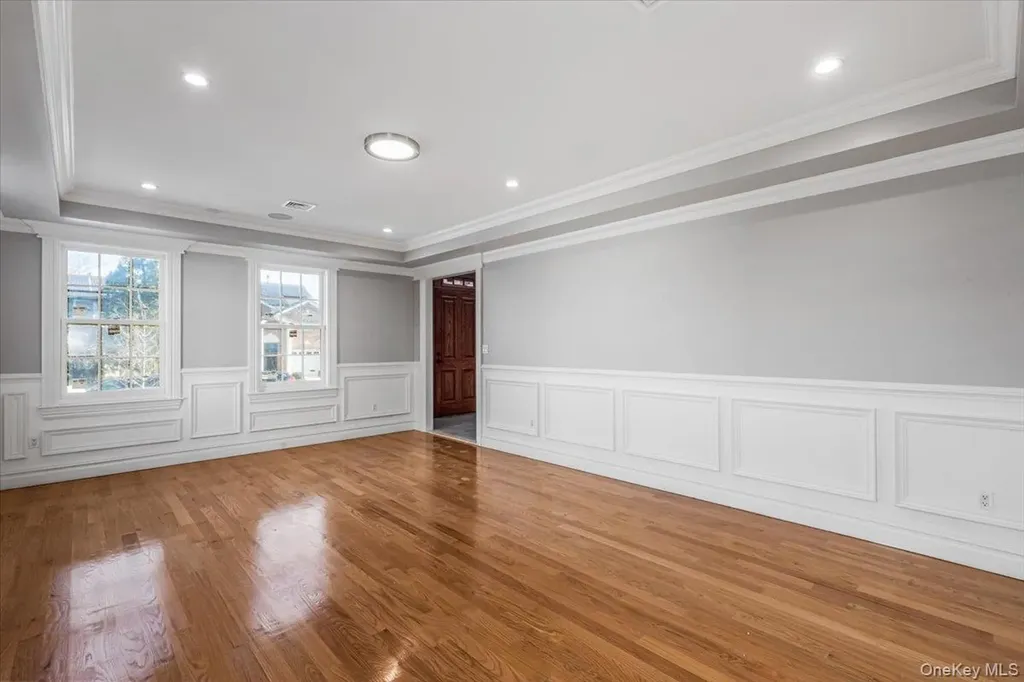 233-17 38th Drive Douglaston NY 11363