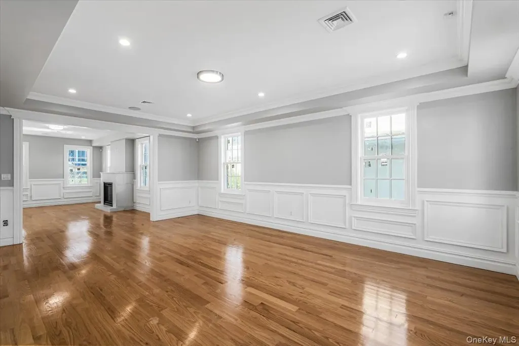 233-17 38th Drive Douglaston NY 11363