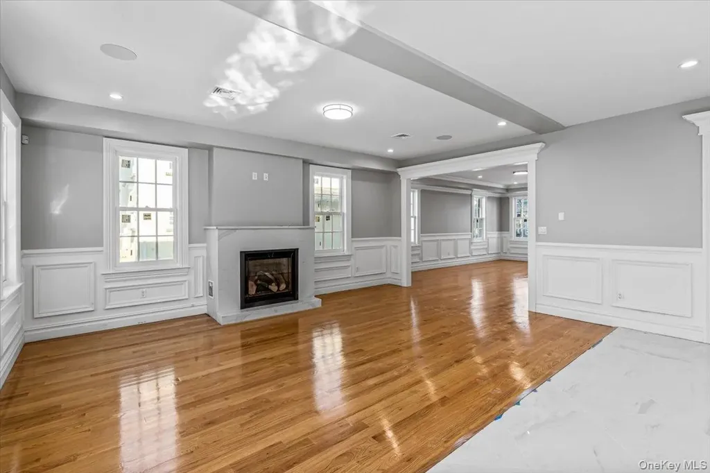233-17 38th Drive Douglaston NY 11363