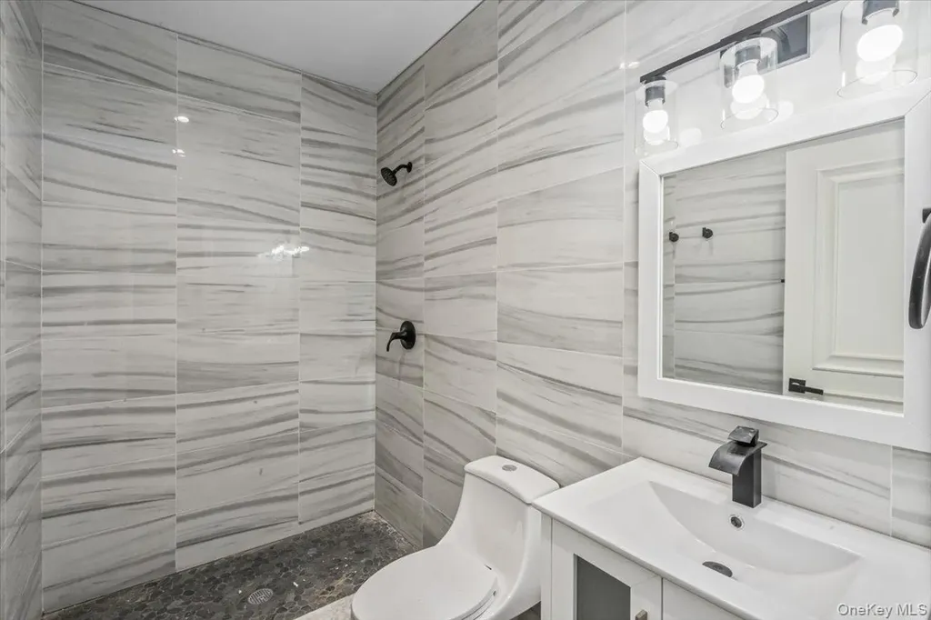 233-17 38th Drive Douglaston NY 11363