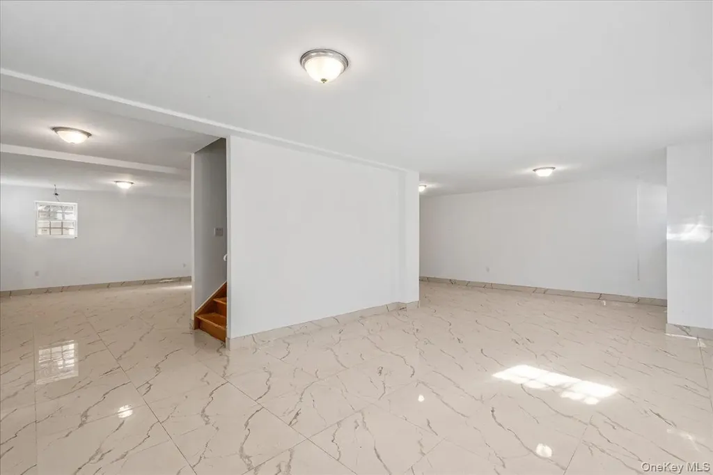 233-17 38th Drive Douglaston NY 11363