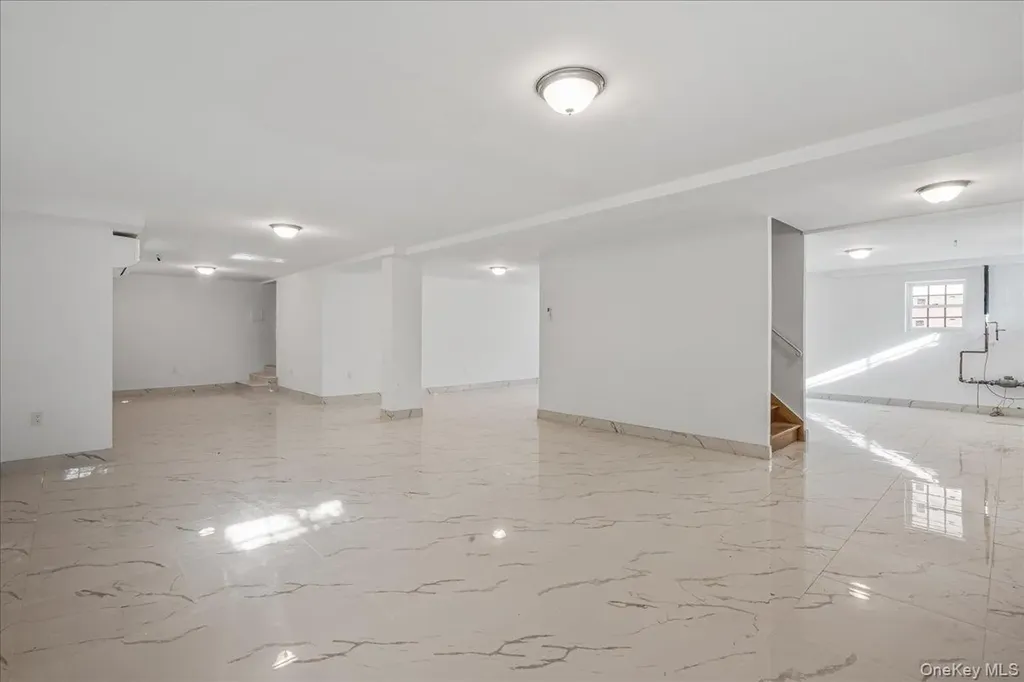 233-17 38th Drive Douglaston NY 11363