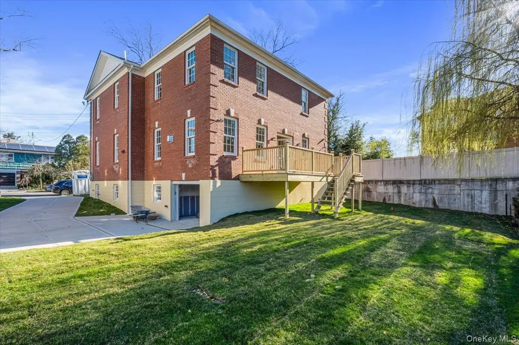 233-17 38th Drive Douglaston NY 11363