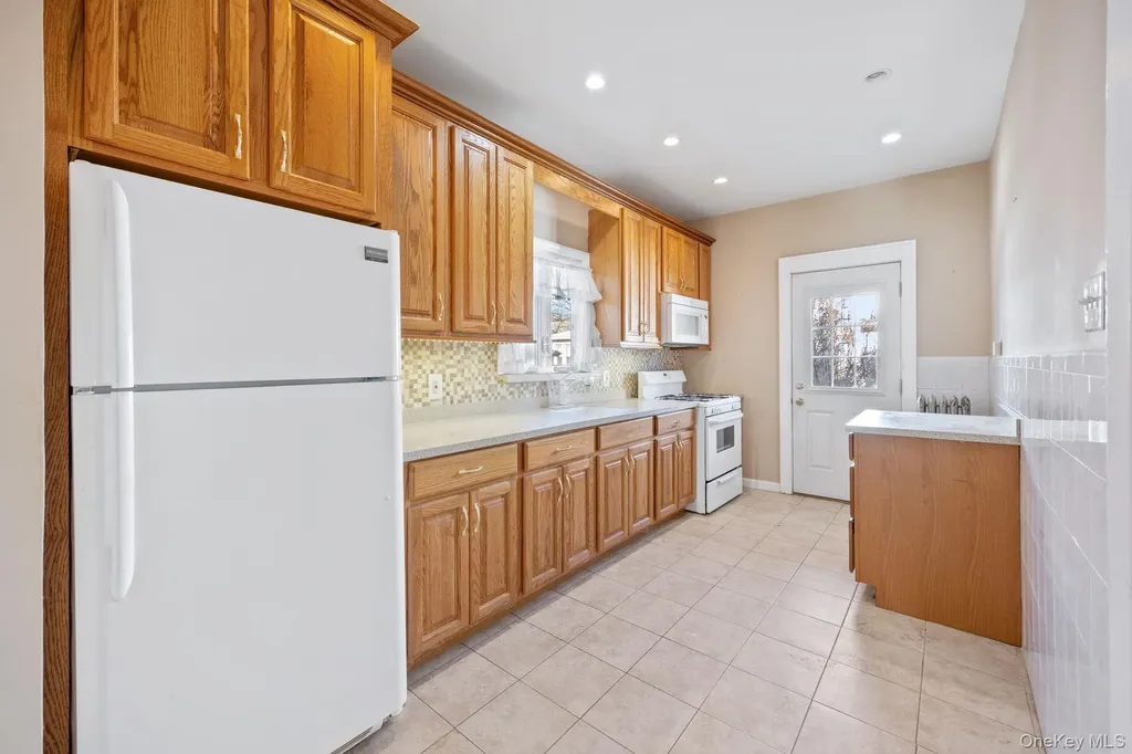 2109 Avenue R Brooklyn NY 11229