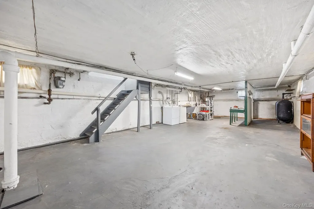 2109 Avenue R Brooklyn NY 11229