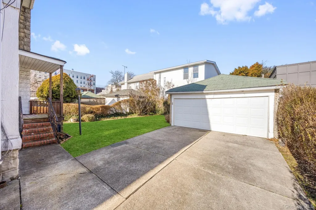 2109 Avenue R Brooklyn NY 11229