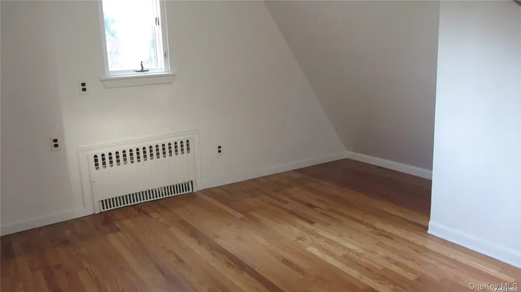 100 Hicks Lane Great Neck NY 11024
