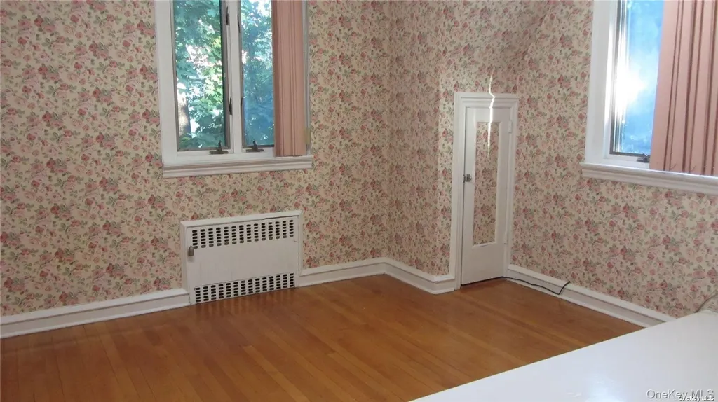 100 Hicks Lane Great Neck NY 11024
