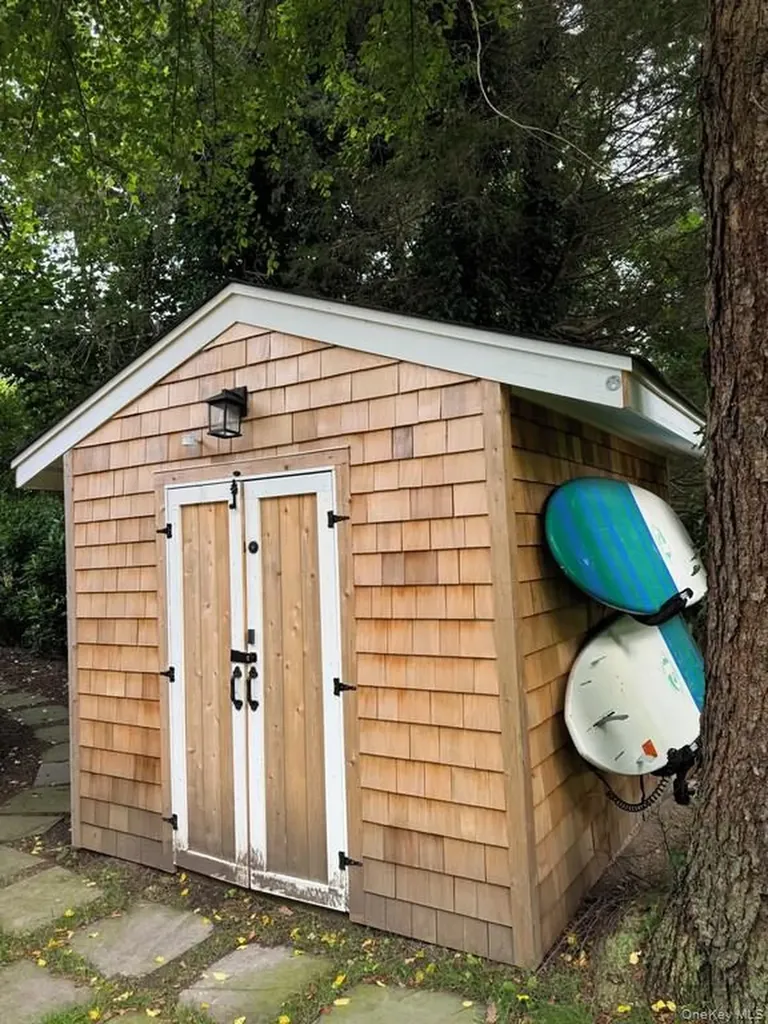 42 Towd Point Road Southampton NY 11968