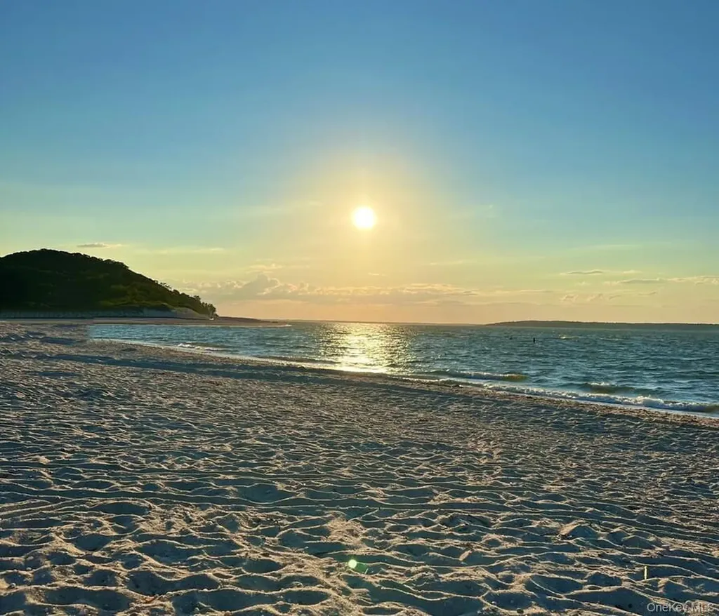 42 Towd Point Road Southampton NY 11968