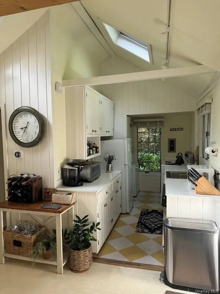 42 Towd Point Road Southampton NY 11968