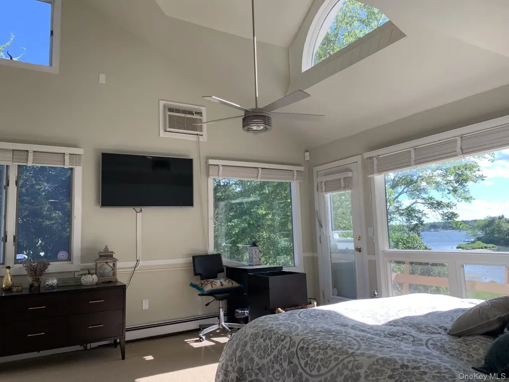 42 Towd Point Road Southampton NY 11968