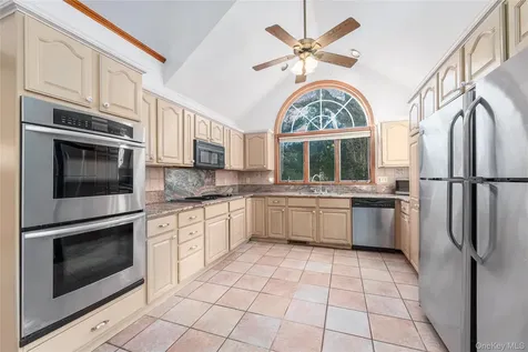 3200 Sound Drive Greenport NY 11944