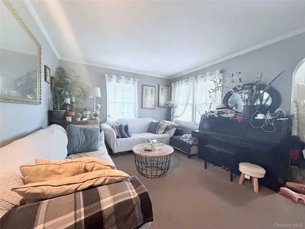 272 Jefferson Avenue Franklin Square NY 11010