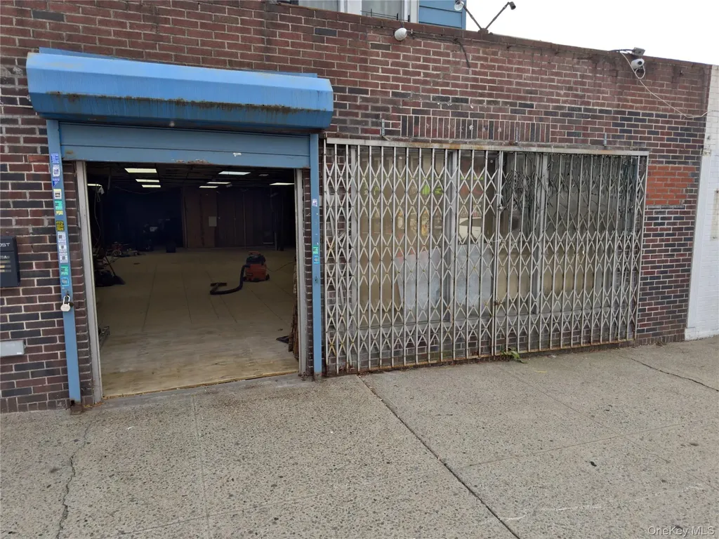 2814 Middletown Road Bronx NY 10461