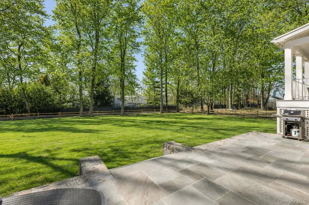 4 Trails End Rye NY 10580