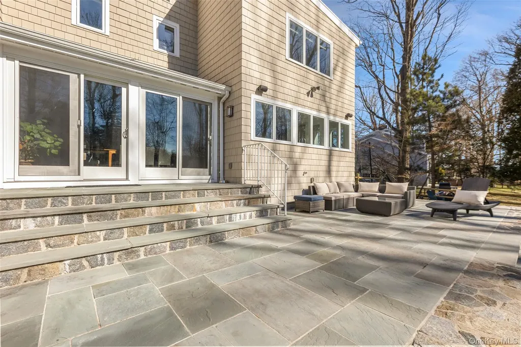 4 Trails End Rye NY 10580