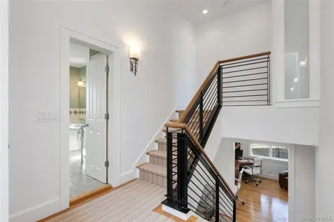 4 Trails End Rye NY 10580