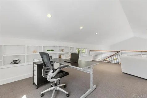 4 Trails End Rye NY 10580