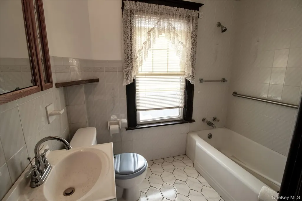 409 Baker Street Poughkeepsie NY 12603