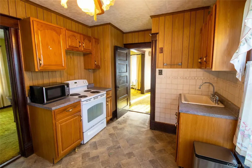 409 Baker Street Poughkeepsie NY 12603