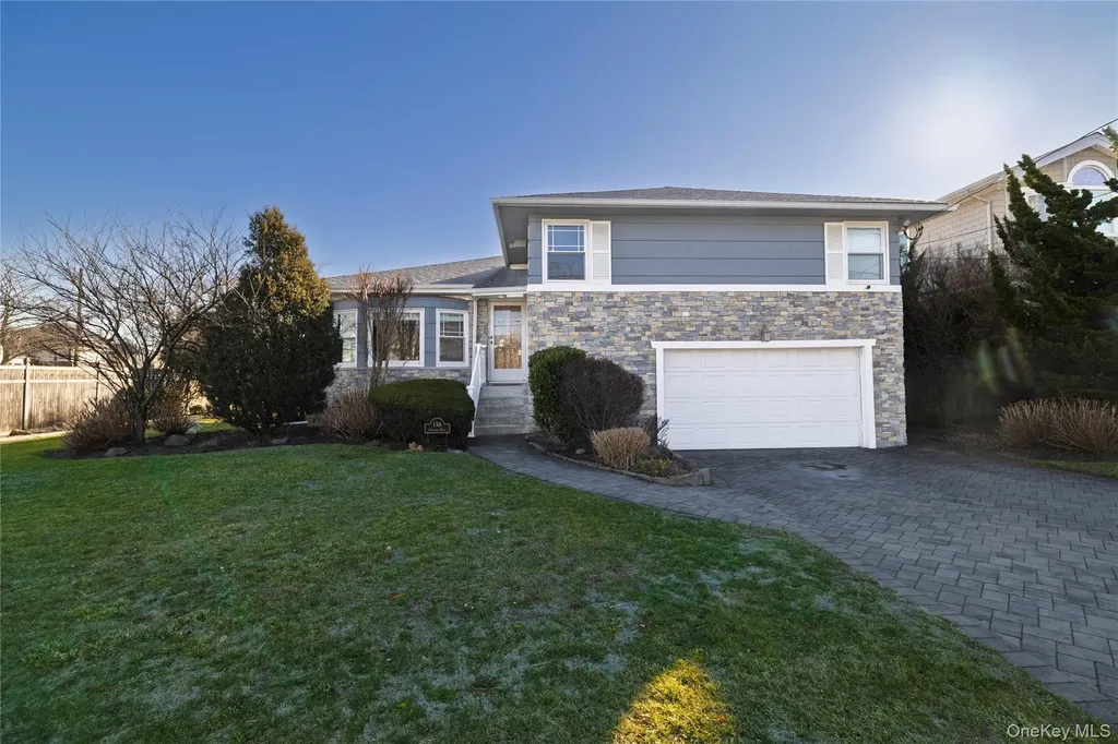 136 Greenway Road Lido Beach NY 11561