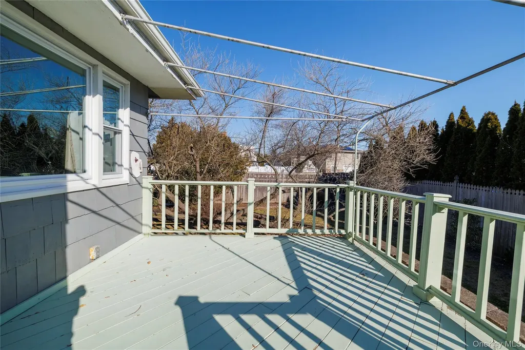 136 Greenway Road Lido Beach NY 11561