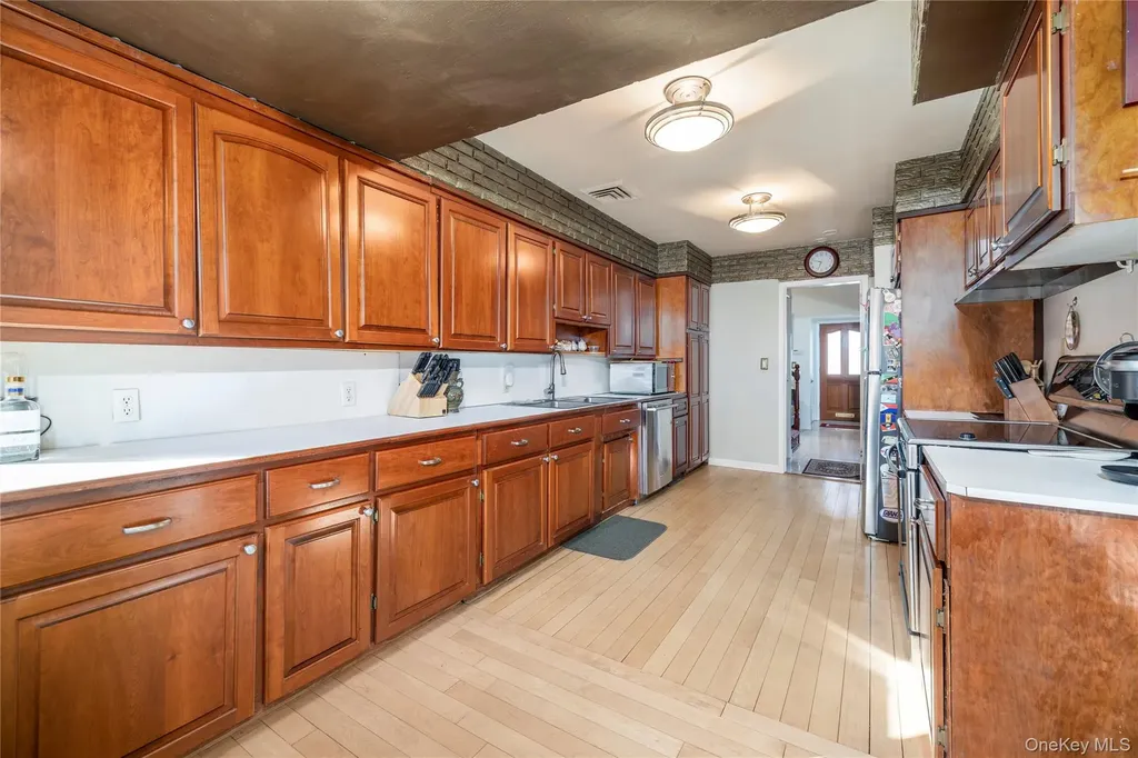 136 Greenway Road Lido Beach NY 11561