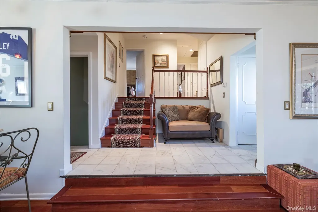 136 Greenway Road Lido Beach NY 11561