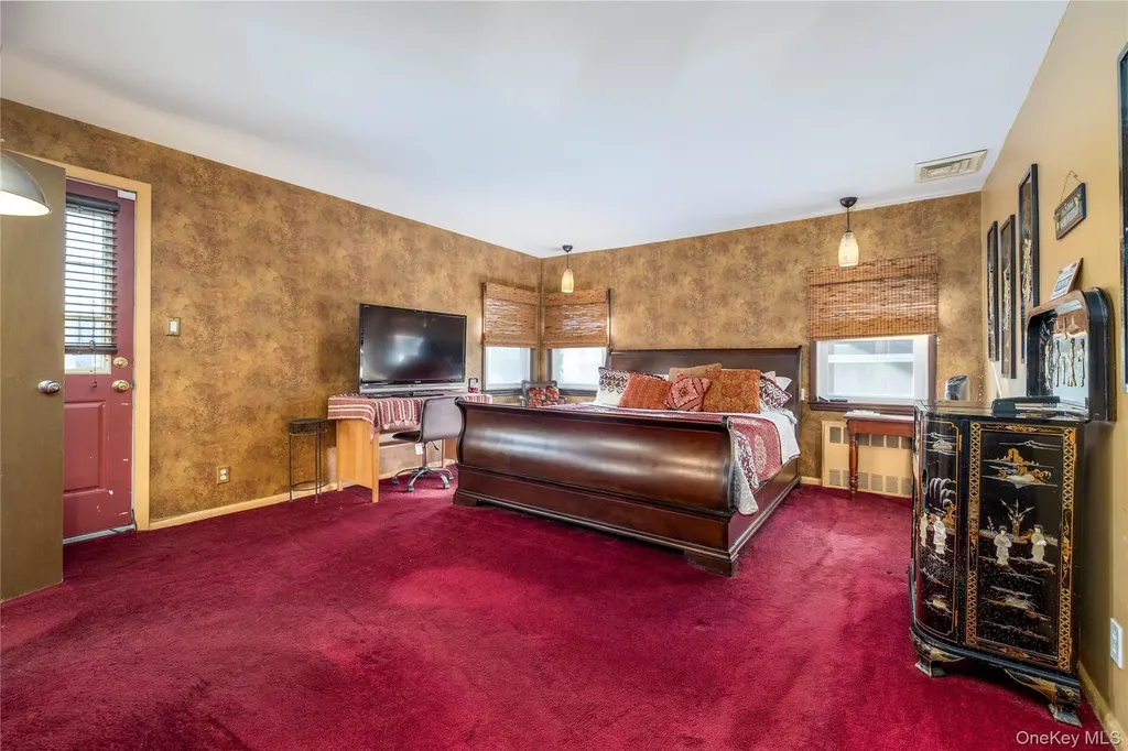 136 Greenway Road Lido Beach NY 11561