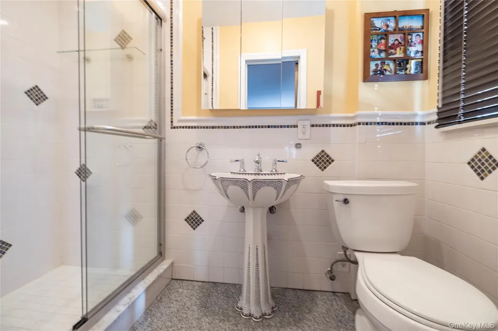 136 Greenway Road Lido Beach NY 11561