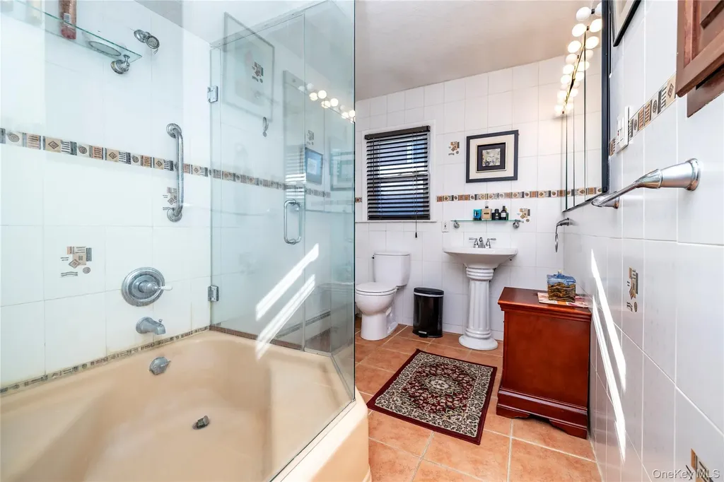 136 Greenway Road Lido Beach NY 11561