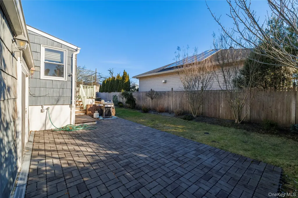 136 Greenway Road Lido Beach NY 11561