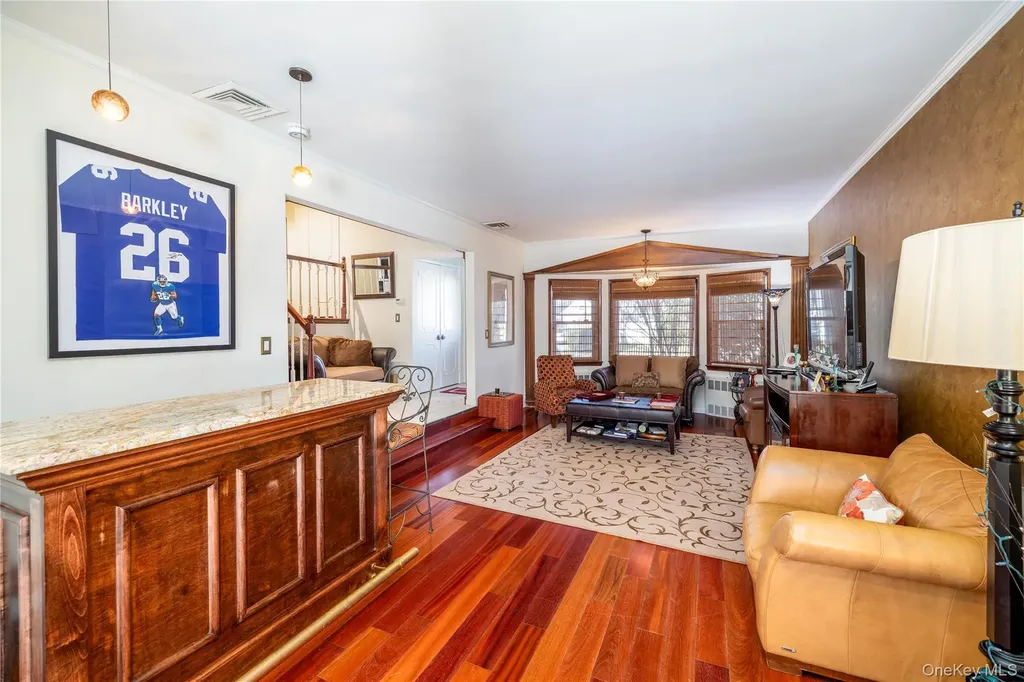 136 Greenway Road Lido Beach NY 11561