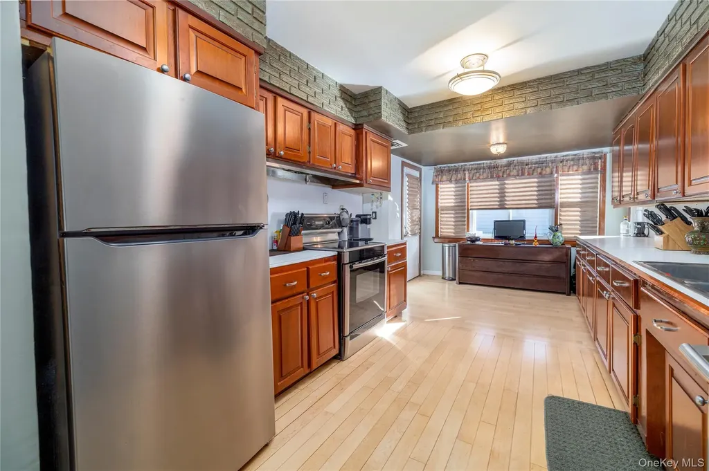 136 Greenway Road Lido Beach NY 11561