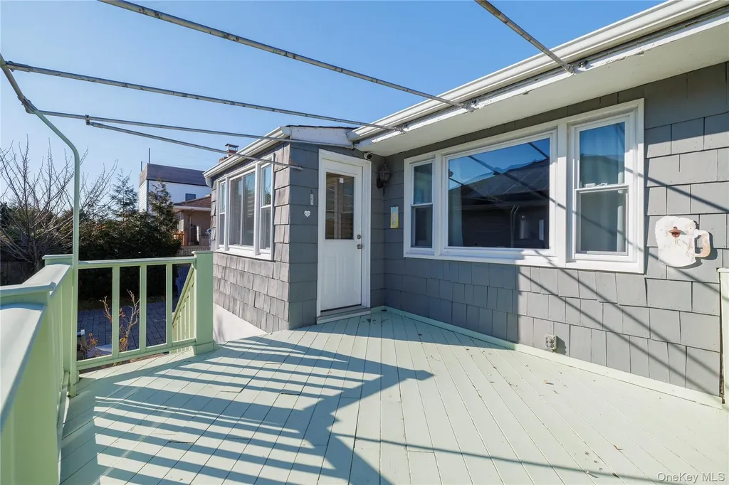 136 Greenway Road Lido Beach NY 11561