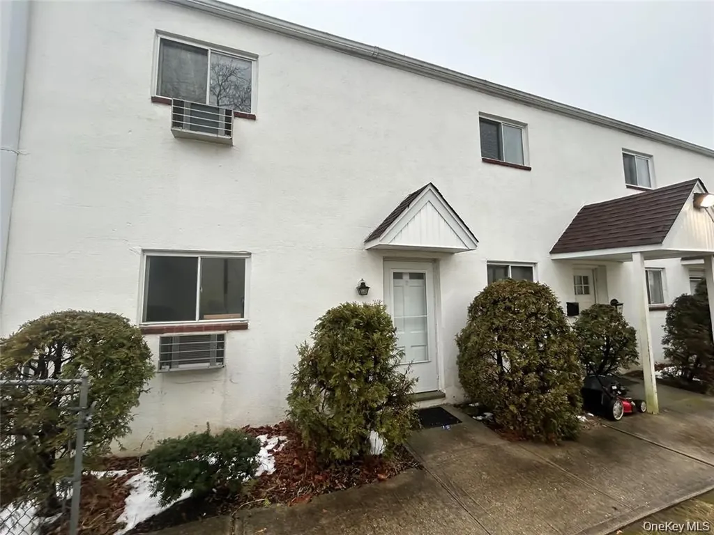 179 Orinoco Drive Bay Shore NY 11718