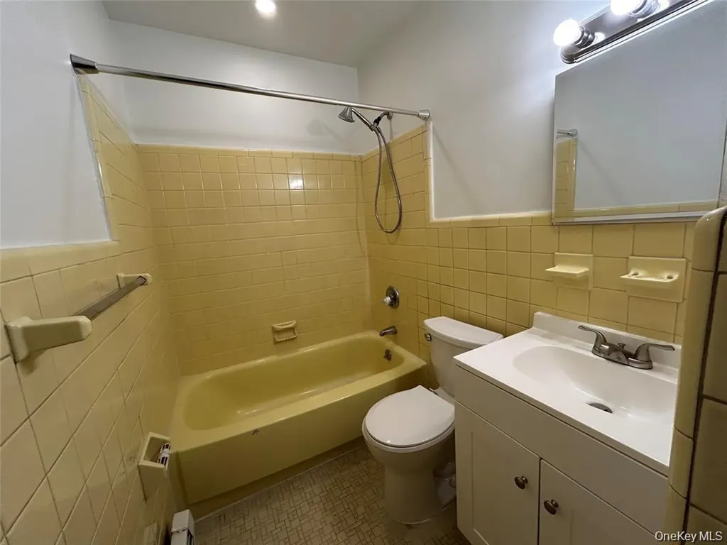 179 Orinoco Drive Bay Shore NY 11718