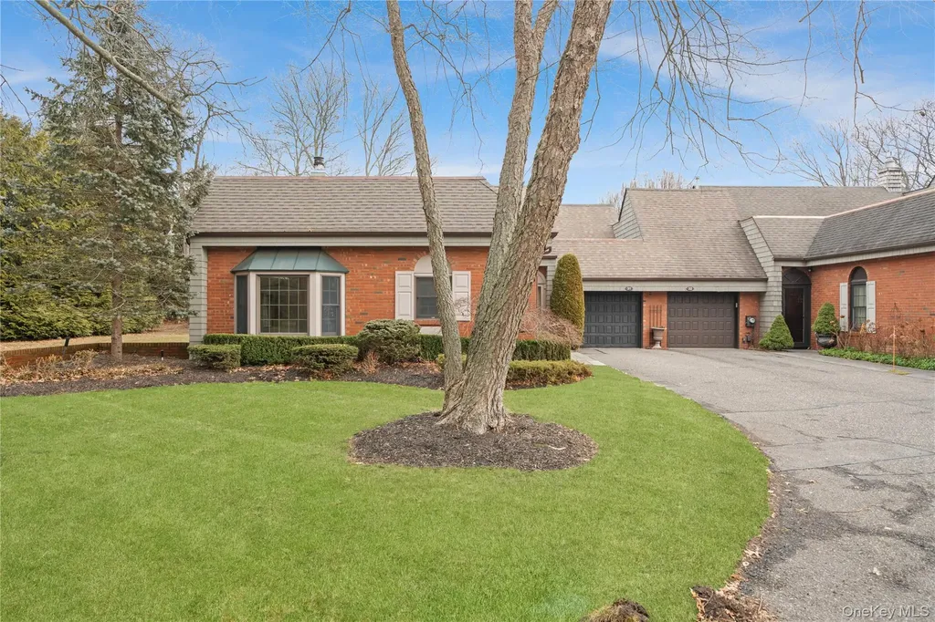 31 Admirals Drive E Bay Shore NY 11706