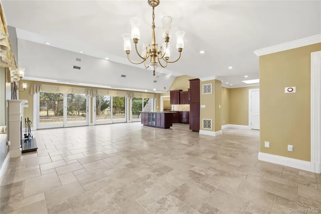 31 Admirals Drive E Bay Shore NY 11706