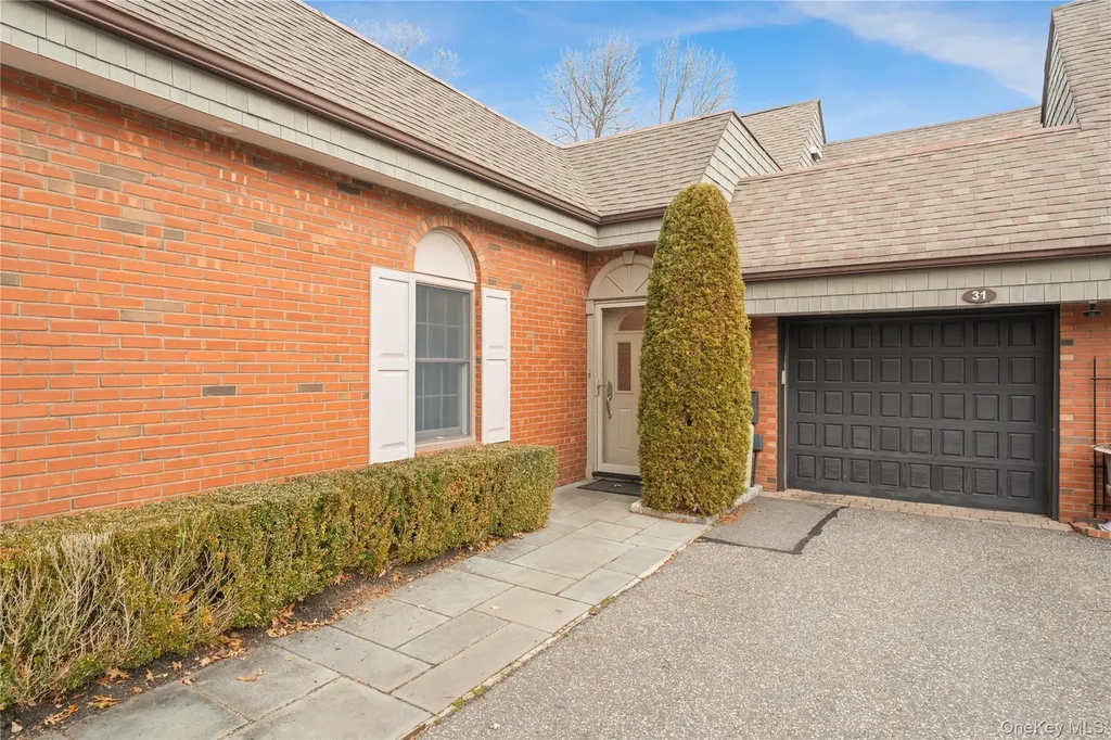 31 Admirals Drive E Bay Shore NY 11706