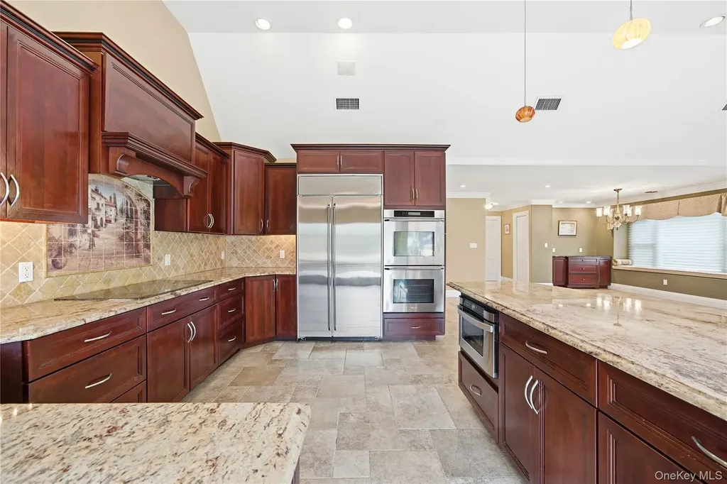 31 Admirals Drive E Bay Shore NY 11706