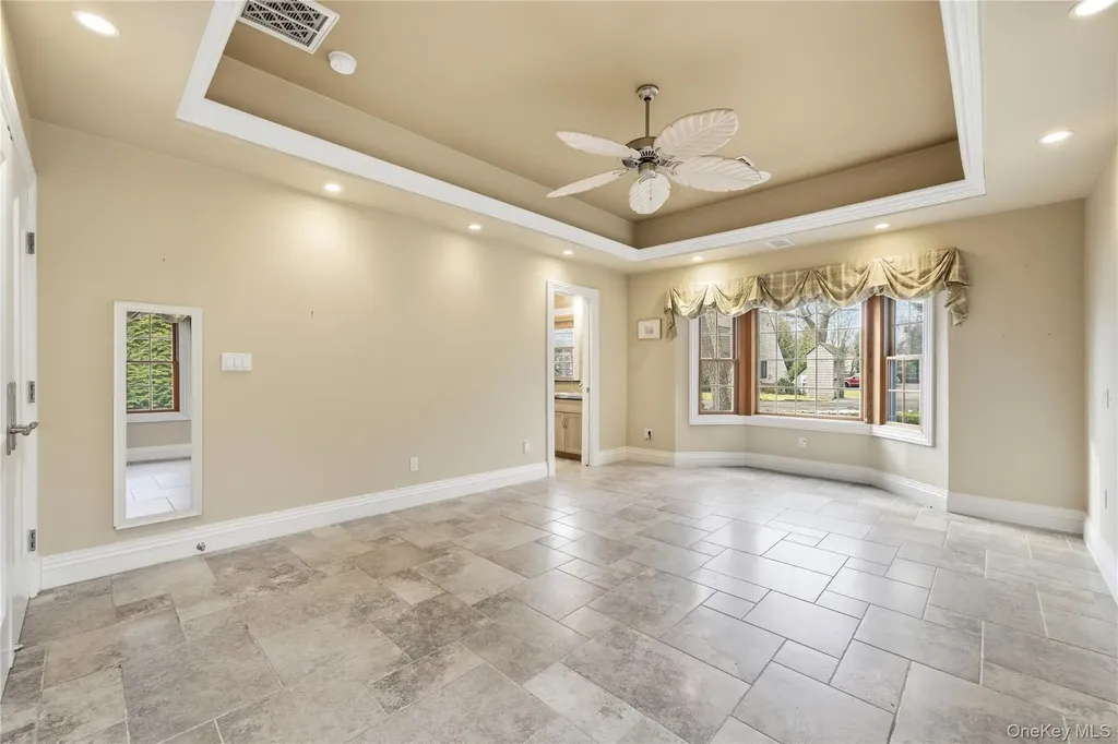 31 Admirals Drive E Bay Shore NY 11706