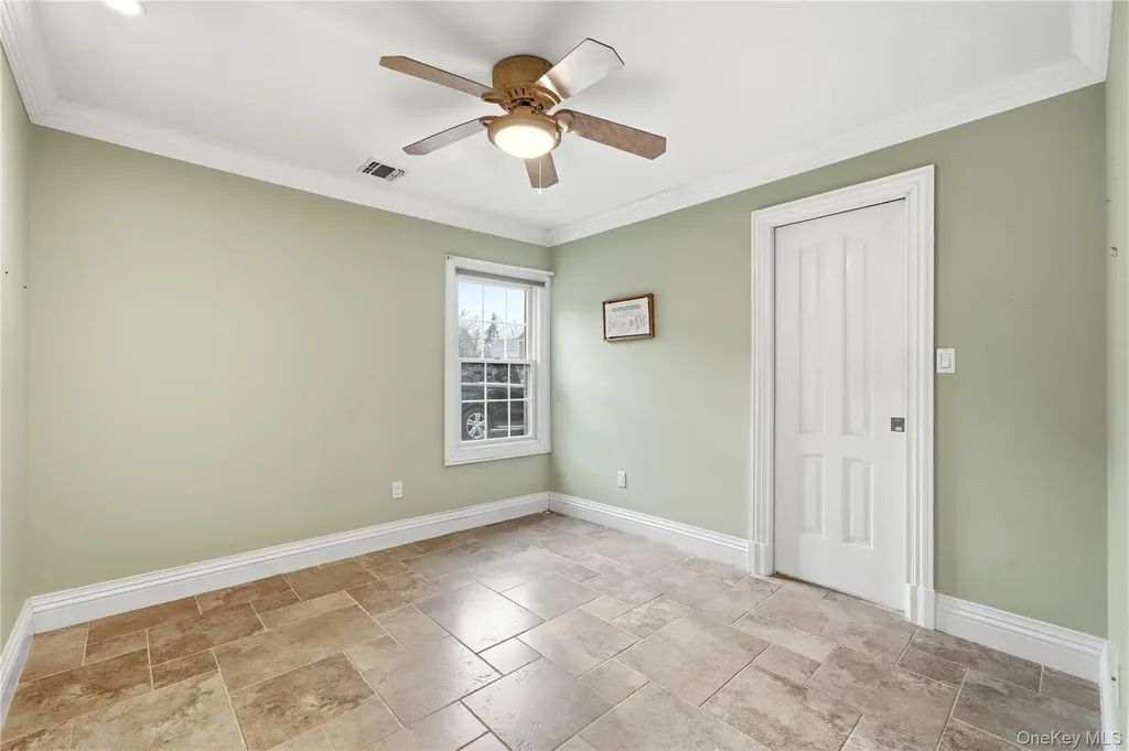 31 Admirals Drive E Bay Shore NY 11706