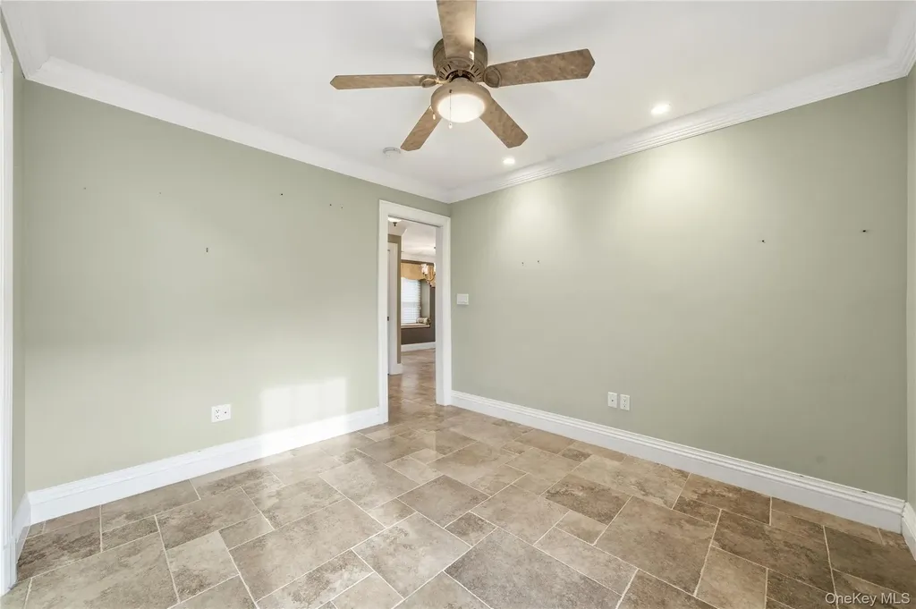 31 Admirals Drive E Bay Shore NY 11706